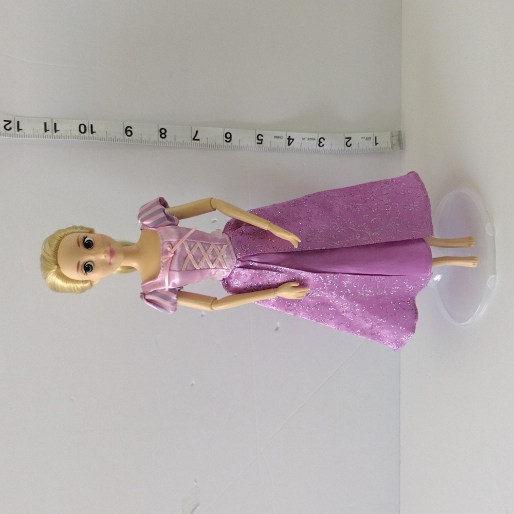 Disney Princess Rapunzel from Tangled Features Articulated Arms,11 inch Doll.